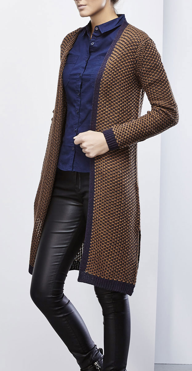 КардиганZ-SW-1813_BEIGE MEL КардиганZ-SW-1813_BEIGE MELЭлегантный женский кардиган Moodo свободного силуэта с длинными рукавами из высококачественной мягкой акриловой пряжи поможет вам подчеркнуть свою элегантность. Оригинальный вязаный кардиган имеет вязаную фактуру. Манжеты рукавов связаны резинкой. Очаровательный кардиган станет стильным дополнением вашего образа в прохладный летний вечер.