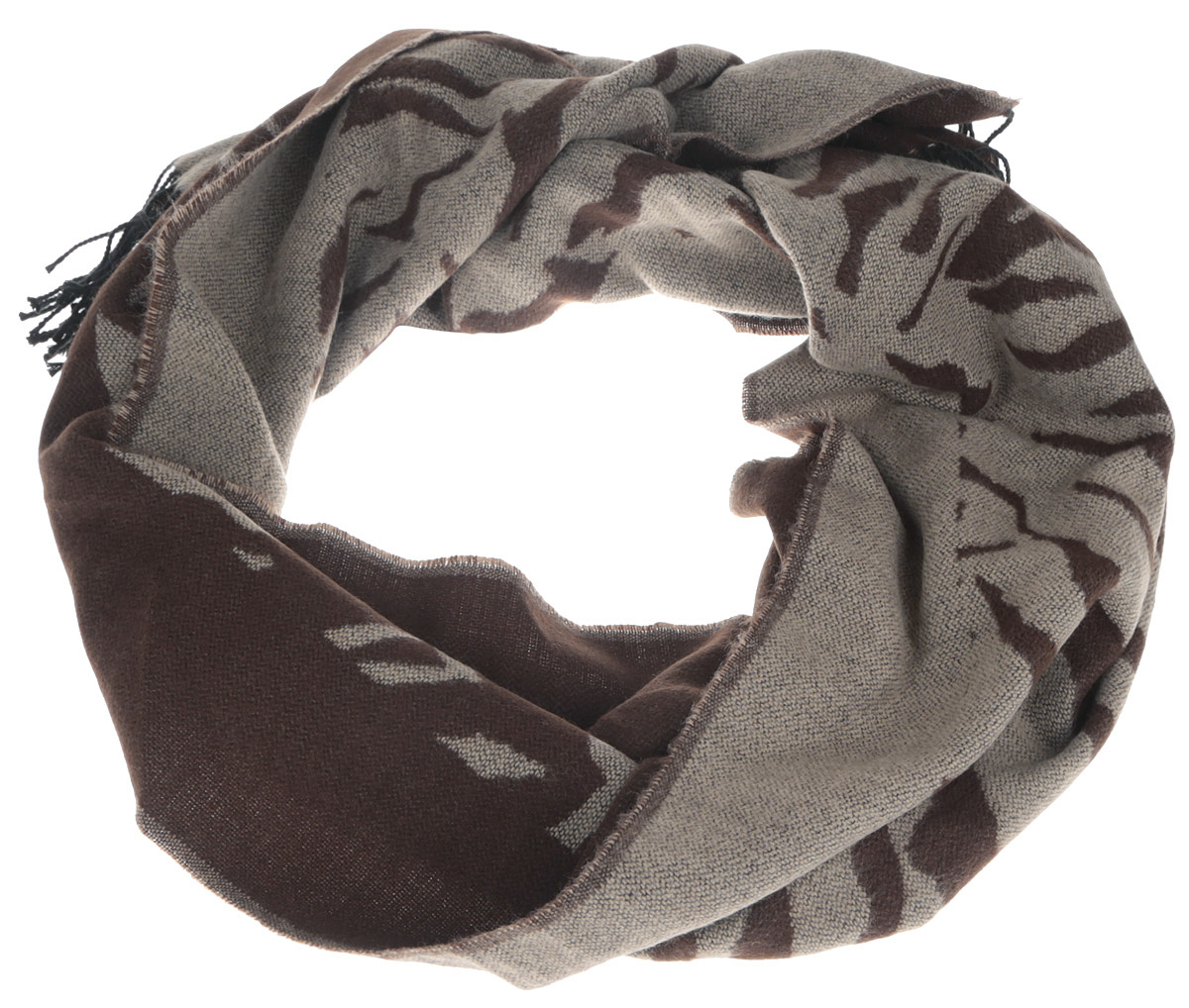 ПалантинJC3008P/1 ПалантинJC3008P/1Стильный палантин Pierre Cardin Жаккард согреет вас в прохладную погоду и станет отличным завершением вашего образа. Палантин изготовлен из 100%-го акрила и оформлен оригинальным орнаментом. Материал мягкий и приятный на ощупь, хорошо драпируется. Края палантина декорированы кисточками, скрученными в жгутики. Этот модный аксессуар гармонично дополнит любой наряд и подчеркнет ваш изысканный вкус.