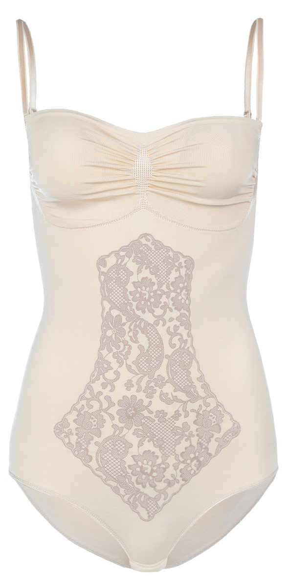 Боди корректирующее Chic. 510193510193_Nero Боди корректирующее Chic. 510193510193_NeroКорректирующее боди Control Body Chic, выполненное из высококачественной эластичной микрофибры, сделает вашу фигуру неотразимой! Модель мягкая и приятная на ощупь, позволяет коже дышать, прекрасно носится и сохраняет форму. Боди поддерживает грудь, моделирует линию талии и приподнимает ягодицы. Спереди модель декорирована оригинальным принтом. Бесшовное боди на тонких регулируемых бретелях имеет застежки-крючки в три ряда для регулировки размера. Микрофибра - гигиеническая дышащая ткань, которая не вызывает аллергию. Воздухопроницаемость обеспечивается малым сечением нити. Из-за особых свойств микрофибры одежда из нее всесезонна: летом она не впитывает влагу, а зимой отлично сохраняет тепло. Структура волокна делает ткань приятной для тела, мягкой и бархатистой.
