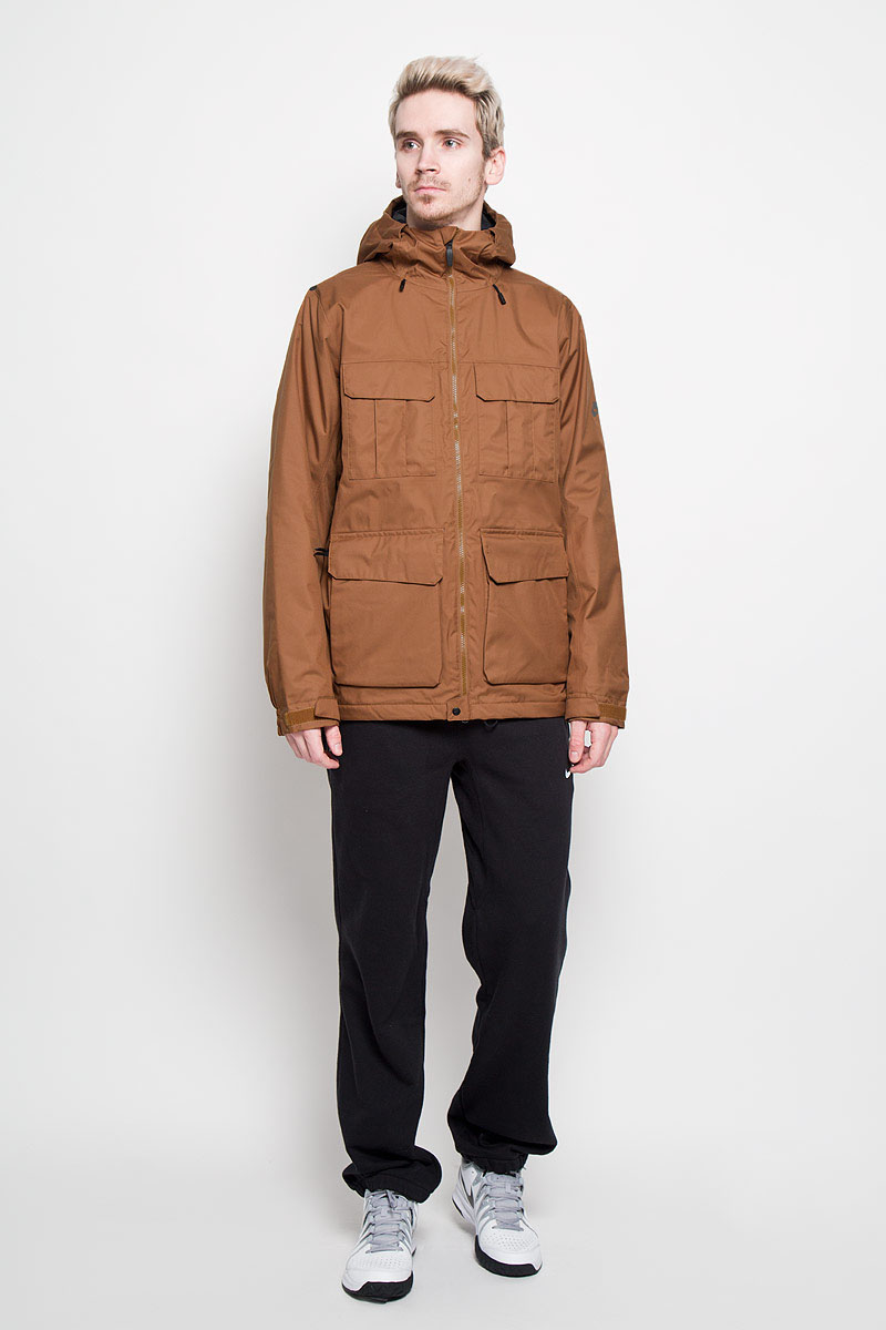 Парка682819-234 Парка682819-234Стильная мужская парка Nike Empire Jacket, выполненная из практичного ветрозащитного материала, обеспечит максимальный комфорт при различных погодных условиях. Модель с несъемным капюшоном и длинными рукавами спереди застегивается на пластиковую застежку-молнию. Манжеты изделия прострочены эластичной резинкой и дополнены хлястиками на липучках для регулировки обхвата. Подмышками имеются вентиляционные отверстия на молнии. Спереди модель дополнена четырьмя накладными карманами с клапанами на липучках. С внутренней стороны имеется втачной карман на липучках. Эта теплая парка станет отличным дополнением к вашему гардеробу!