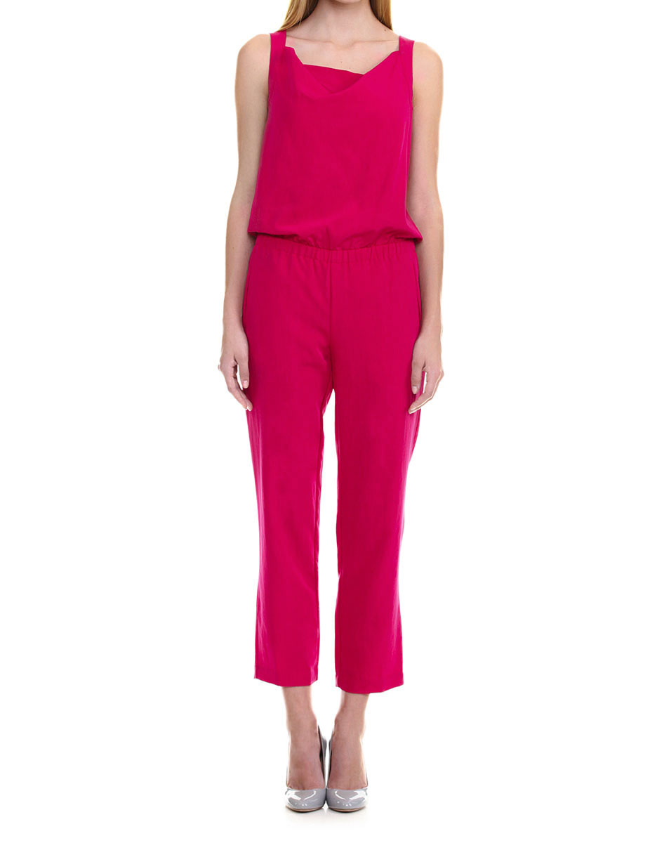 КомбинезонB495003 FUCHSIA КомбинезонB495003 FUCHSIAМодный женский комбинезон Baon выполнен из высококачественного материала, мягкого и приятного на ощупь. Модель прямого кроя с резинкой на талии и укороченными брючинами. Изделие на широких бретелях с воротником качели, на спинке застегивается на потайную молнию. По бокам предусмотрены прорезные карманы. Модель подчеркнет все достоинства вашей фигуры. Элегантный комбинезон - отличный выбор как на каждый день, так и для создания эффектного вечернего образа.