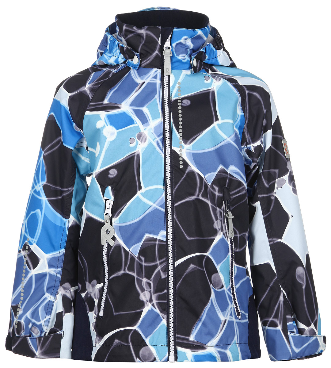 Куртка521438C_4724 Куртка521438C_4724Детская куртка Reima Bubbly изготовлена из водоотталкивающей и ветрозащитной мембранной ткани. Материал отличается высокой устойчивостью к трению, благодаря специальной обработке полиуретаном поверхность изделия отталкивает грязь и воду, что облегчает поддержание аккуратного вида одежды, дышащее покрытие с изнаночной части не раздражает даже самую нежную и чувствительную кожу ребенка, обеспечивая ему наибольший комфорт. Куртка с капюшоном и длинными рукавами-реглан застегивается на пластиковую застежку- молнию с защитой подбородка, благодаря чему ее легко надевать и снимать, и дополнительно имеет внутреннюю ветрозащитную планку. Капюшон, присборенный по бокам, защитит нежные щечки от ветра, он пристегивается к куртке при помощи застежек- кнопок. Низ рукавов регулируется с помощью хлястиков на липучках. Мягкая подкладка на воротнике и манжетах обеспечивает дополнительный комфорт. Спинка изделия удлинена. Спереди куртка дополнена двумя прорезными карманами...