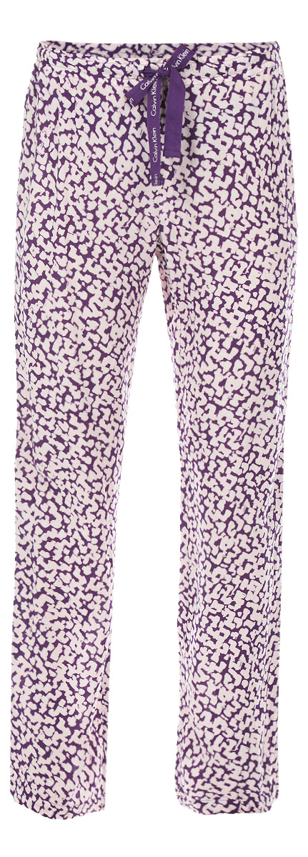 БрюкиS1614E БрюкиS1614EЖенские пижамные брюки Calvin Klein подарят настоящий комфорт своей обладательнице. Выполненные из высококачественной вискозы, они легкие, приятные к телу, отлично пропускают воздух. Брюки свободного кроя фиксируются на талии с помощью широких завязок, дополненных надписями с названием бренда. Модель оформлена оригинальным принтом в виде пятен. Брюки станут идеальным дополнением к вашему гардеробу, в них вы будете чувствовать себя комфортно и уютно!
