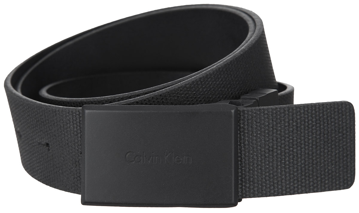 РеменьK60K600630 РеменьK60K600630Стильный мужской ремень Calvin Klein Jeans станет великолепным дополнением к любому образу. Ремень изготовлен из натуральной кожи и оформлен оригинальной пряжкой. Ширина изделия дает возможность эффективно применять его с джинсами или брюками. Изделие упаковано в фирменную коробку. Такой ремень шикарно дополнит образ и не перегрузит его лишними деталями, а также позволит вам подчеркнуть свой вкус и индивидуальность.