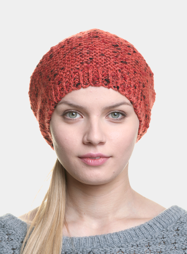 Берет женский Regina3446663 Берет женский Regina3446663Стильный женский берет Canoe Regina отлично дополнит ваш образ в холодную погоду. Сочетание используемых материалов максимально сохраняет тепло и обеспечивает удобную посадку. Берет украшен небольшим декоративным элементом с изображением логотипа бренда. Привлекательный стильный берет Canoe Regina подчеркнет ваш неповторимый стиль и индивидуальность. Изделие проходит предварительную стирку и последующую обработку специальными составами и паром для улучшения износоустойчивости, комфорта и приятных тактильных ощущений. Структура шерсти после обработок по новейшим технологиям приобретает легкость, мягкость, морозоустойчивость, становится пушистой, не продуваемой. Изделие долго сохраняет заданную форму.