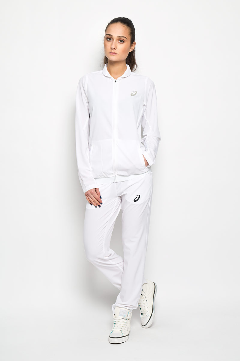 Куртка130258-0001 Куртка130258-0001Женская ветровка для тенниса Asics Club Jacket подарит вам особенный комфорт до и после матча. Модель, изготовленная из полиэстера с добавлением эластана, невероятно легкая приятная на ощупь, не сковывает движения, обеспечивая комфорт. Ветровка с воротником-стойкой и длинными рукавами застегивается на пластиковую застежку-молнию. Низ изделия дополнен широкой эластичной резинкой. Спереди модель дополнена двумя втачными карманами. Сетчатые вставки по бокам и на рукавах, а также модный дизайн горловины привносят современный штрих в классический облик. Модель идеальна для занятий теннисом.