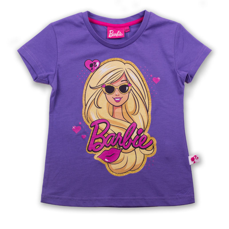 ФутболкаZG 02393-D1 ФутболкаZG 02393-D1Стильная футболка для девочки Barbie идеально подойдет вашей дочурке. Изготовленная из натурального хлопка, она мягкая и приятная на ощупь, не сковывает движения и позволяет коже дышать, не раздражает даже самую нежную и чувствительную кожу ребенка, обеспечивая наибольший комфорт. Футболка трапециевидного кроя с короткими рукавами и круглым вырезом горловины оформлена крупным принтом с изображением Barbie, а также принтовыми надписями, и украшена блестящим напылением. Вырез горловины дополнен трикотажной эластичной резинкой. Современный дизайн и расцветка делают эту футболку стильным предметом детского гардероба. В ней ваша дочурка будет чувствовать себя уютно и комфортно, и всегда будет в центре внимания!