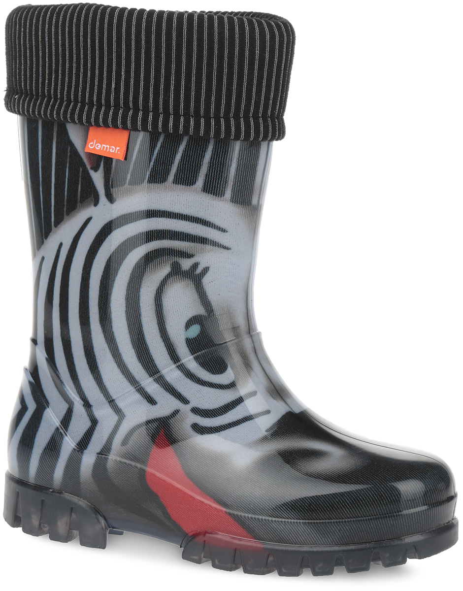 Сапоги резиновые детские Demar Twister Lux Print. 0038/0039_Зебра0038/0039_Зебра Сапоги резиновые детские Demar Twister Lux Print. 0038/0039_Зебра0038/0039_ЗебраМодные детские резиновые сапоги Twister Lux Print от Demar придутся по душе вам и вашему ребенку! Модель изготовлена из качественной резины и оформлена оригинальным принтом. Ширина голенища компенсирует отсутствие застежек. Главным преимуществом резиновых сапожек является наличие съемного текстильного чулка, который можно вынуть и легко просушить. На задней поверхности изделия расположен светоотражающий элемент, отвечающий за безопасность ребенка в темное время суток. Подошва с глубоким рисунком протектора обеспечивает отличное сцепление на любой поверхности. Яркие резиновые сапоги поднимут вам и вашему ребенку настроение в дождливую погоду!