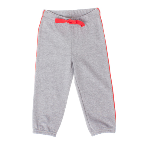 Брюки167058 Брюки167058Модные брюки для мальчика PlayToday Baby идеально подойдут вашему малышу и станут отличным дополнением к детскому гардеробу в прохладное время года. Изготовленные из хлопка с добавление полиэстера, они необычайно мягкие и приятные на ощупь, не сковывают движения малыша и позволяют коже дышать, не раздражают нежную кожу ребенка, обеспечивая ему наибольший комфорт. Брюки на талии имеют эластичный пояс, регулируемый контрастным шнурком, благодаря чему они не сдавливают животик ребенка и не сползают. По бокам модель дополнена контрастными вшитыми лампасами. Низ брючин на резинках. В таких брюках ваш маленький мужчина будет чувствовать себя комфортно, уютно и всегда будет в центре внимания!