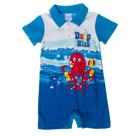 Боди/песочник167808 Боди/песочник167808Песочник для мальчика PlayToday Baby идеально подойдет вашему малышу. Изготовленный из натурального хлопка, он необычайно мягкий и приятный на ощупь, не сковывает движения малыша и позволяет коже дышать, не раздражает даже самую нежную и чувствительную кожу ребенка, обеспечивая ему наибольший комфорт. Песочник с короткими рукавами и воротником-поло застегивается на металлические кнопки на груди и ластовице, что позволяет без труда переодеть ребенка или сменить подгузник. Спереди изделие дополнено двумя накладными кармашками на кнопках. На груди модель оформлена ярким водным принтом с изображением осьминожки. Оригинальный дизайн и модная расцветка делают этот песочник незаменимым предметом детского гардероба. В нем вашему маленькому мужчине будет комфортно и уютно.