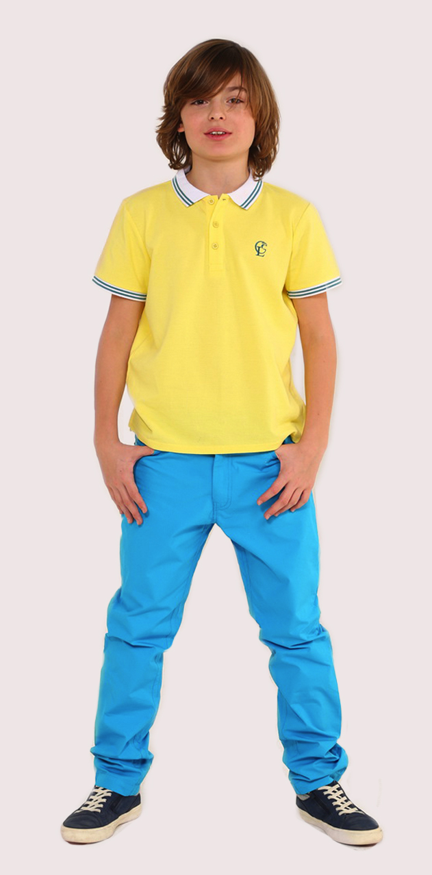 ФутболкаSS16-CFU-BTS-088 ФутболкаSS16-CFU-BTS-088Футболка-поло для мальчика Gino de Luka идеально подойдет вашему ребенку. Изготовленная из натурального хлопка, она мягкая и приятная на ощупь, не сковывает движения и позволяет коже дышать, обеспечивая наибольший комфорт. Футболка-поло с отложным воротничком и короткими рукавами застегивается сверху на три пуговицы. Воротник и края рукавов выполнены из трикотажной резинки с полосками контрастного цвета. По бокам модели предусмотрены небольшие разрезы. Изделие украшено вышитым логотипом бренда на груди. Яркий дизайн, актуальная цветовая гамма и интересный декор делают эту футболку стильным и модным предметом детской одежды. В ней ваш маленький мужчина всегда будет в центре внимания!
