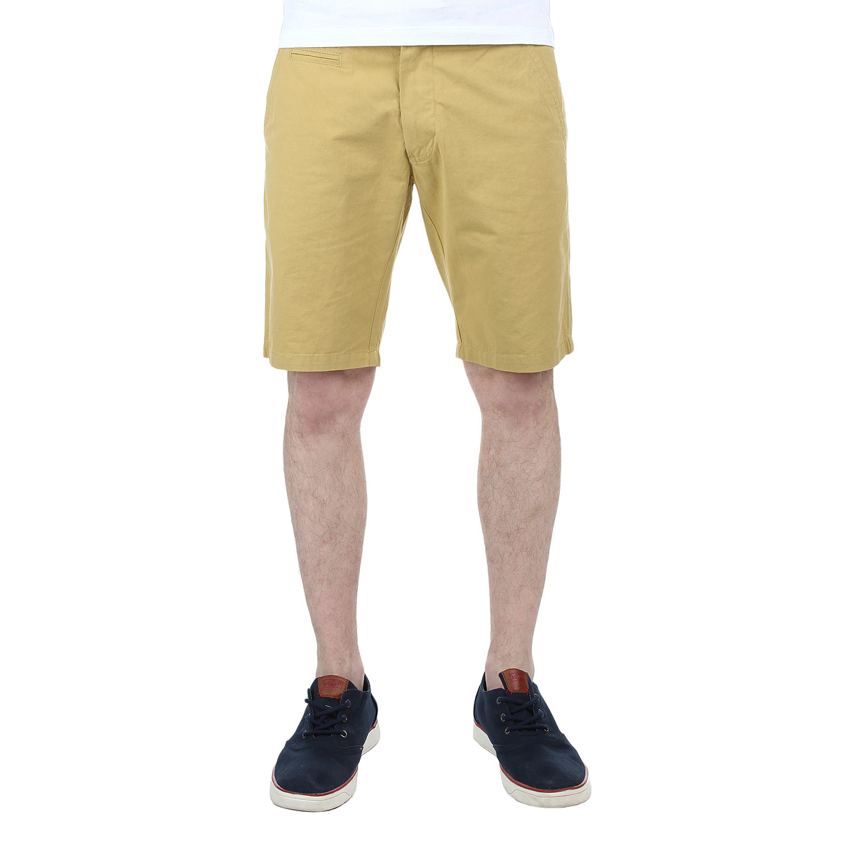 ШортыLCGMW031/COBALT ШортыLCGMW031/COBALTСтильные мужские шорты Lee Cooper изготовлены из высококачественного хлопка. Модель средней посадки, застегивается на две пуговицы в поясе и ширинку на застежке-молнии, имеются шлевки для ремня. Спереди шорты оформлены двумя втачными карманами с косыми срезами и одним небольшим секретным кармашком, а сзади - двумя втачными карманами с клапанами на пуговицах. Эти модные и в тоже время комфортные шорты послужат отличным дополнением к вашему гардеробу. В них вы всегда будете чувствовать себя уютно и комфортно.