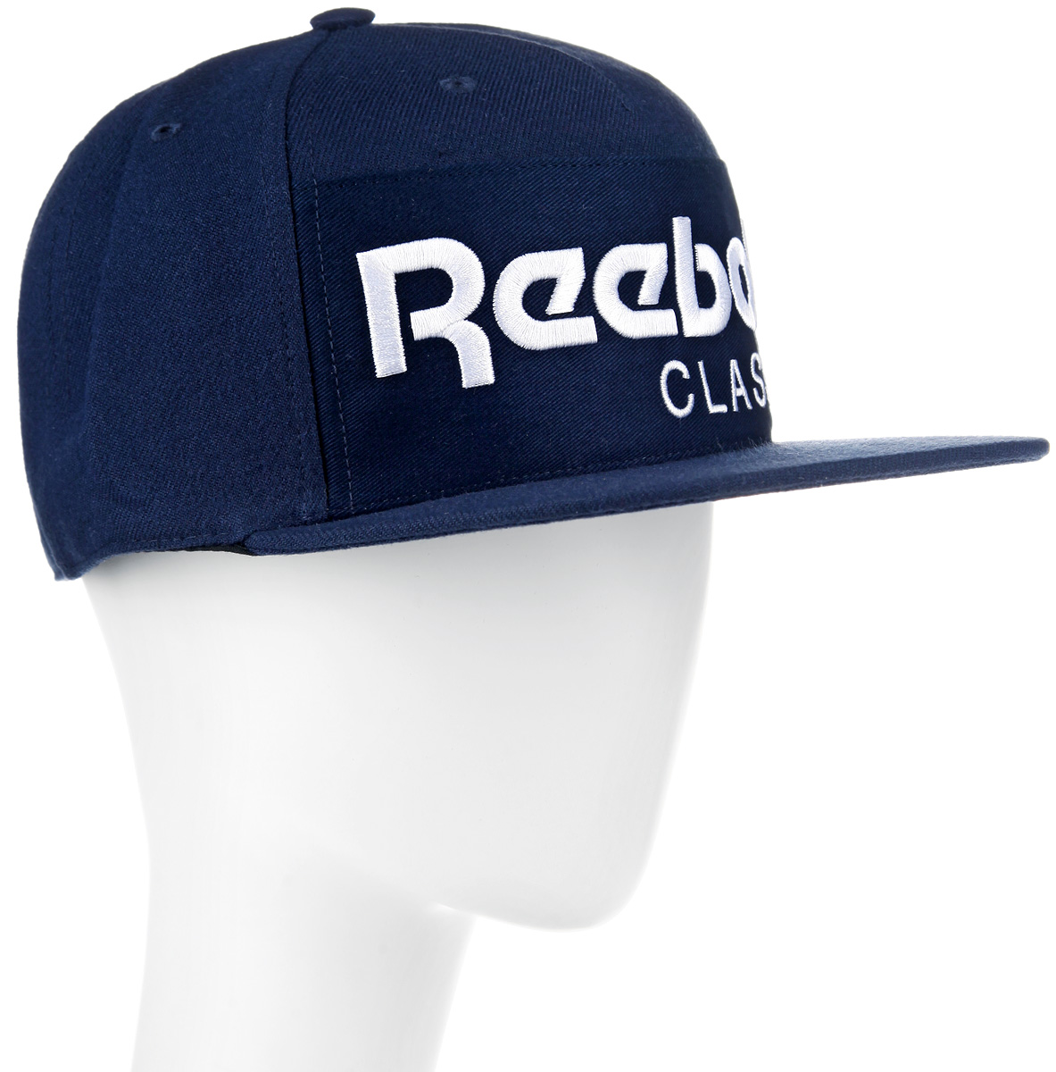 БейсболкаAO0039 БейсболкаAO0039Стильная бейсболка Reebok CL FOUNDATION идеально подойдет для прогулок, занятий спортом и отдыха. Бейсболка выполнена из 100% хлопка, снабжена впитывающей внутренней отделкой и имеет плотный плоский козырек. Модель дополнена специальными отверстиями, обеспечивающими необходимую вентиляцию. Бейсболка на фронтальной части декорирована нашивкой из твила с вышитым логотипом Reebok, а застёжка сзади имеет тканый ярлык с символикой Reebok Classic. Объем бейсболки регулируется при помощи пластиковой застежки на кнопках. Такая бейсболка станет отличным аксессуаром и дополнит ваш повседневный образ.