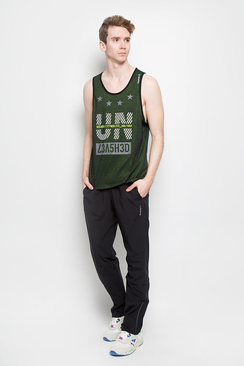 МайкаAK1462 МайкаAK1462Стильная мужская майка Reebok Wor C Plated Tank T обеспечивает наибольший комфорт и свободу движений во время занятий спортом и в повседневной жизни. Сочетающая в себе классический крой и удобную круглую горловину, она подарит вам удобство и комфорт. Майка выполнена из высококачественного материала и декорирована термоаппликациями в виде звезд, надписей и цифр. Светоотражающая полоска на спине не позволит вам остаться незамеченным в темное время суток. Такая майка послужит замечательным дополнением к вашему гардеробу.