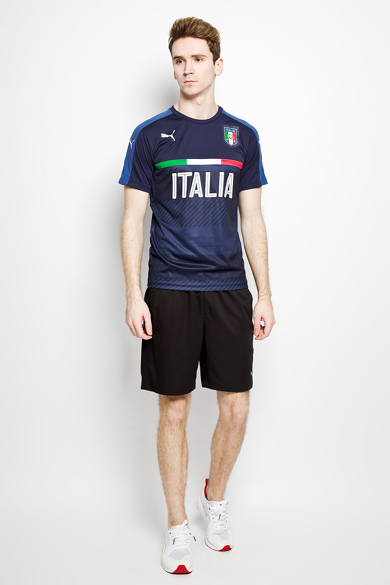 Футболка748851021 Футболка748851021Стильная мужская футболка Puma FIGC Italia Training Jersey, выполненная из высококачественного 100% полиэстера, обладает высокой воздухопроницаемостью и гигроскопичностью, позволяет коже дышать, великолепно отводит влагу и позволяет коже оставаться сухой даже во время интенсивных занятий спортом. . Модель с короткими рукавами и круглым вырезом горловины - идеальный вариант для создания современного образа в спортивном стиле. Футболка оформлена крупным принтом с изображением герба футбольной сборной Италии. Такая модель подарит вам комфорт в течение всего дня и послужит замечательным дополнением к вашему гардеробу.