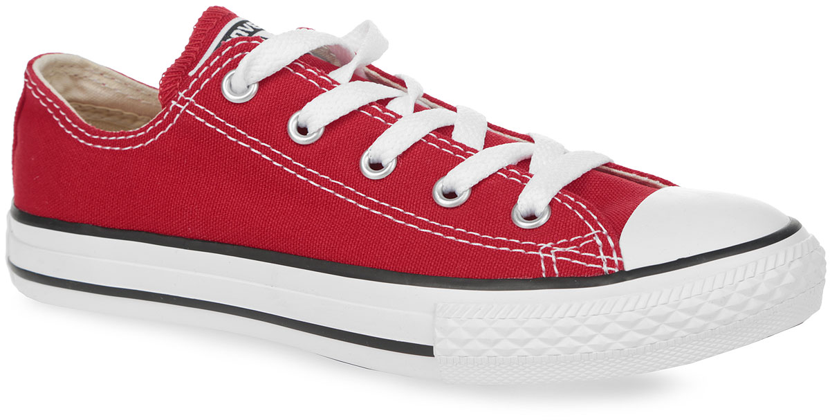 Кеды3J236SS16 Кеды3J236SS16Классические детские кеды YTHS Chuck Taylor All Star OX от Converse придутся по душе вашему ребенку! Модель выполнена из плотного текстиля и оформлена контрастной прострочкой, на одной из боковых сторон - металлическими люверсами, на подошве - прорезиненной накладкой и контрастными полосками. Мыс изделия дополнен классической для кед прорезиненной вставкой. Классическая шнуровка обеспечивает надежную фиксацию обуви на ноге. Стелька из материала EVA с текстильной поверхностью комфортна при движении. Резиновая рельефная подошва обеспечивает идеальное сцепление с различными поверхностями. Модные и практичные кеды - основа гардероба каждого ребенка.