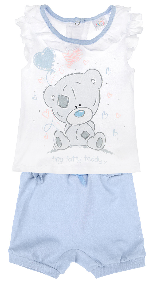 Комплект одежды668804 Комплект одежды668804Комплект для девочки PlayToday Baby Me to You состоит из футболки и шортиков под подгузник, которые идеально подойдут вашей малышке. Изготовленный из натурального хлопка, он необычайно мягкий и приятный на ощупь, не раздражает нежную кожу ребенка и хорошо вентилируется, а эластичные швы приятны телу малышки и не препятствуют ее движениям. Футболка с круглым вырезом горловины и короткими рукавами крылышками имеет застежки- кнопки на спинке, которые помогают с легкостью переодеть ребенка. Горловина дополнена контрастной бейкой и сборкой. Спереди изделие оформлено оригинальным принтом с изображением очаровательного медвежонка Тедди и украшено мелкими стразами и блестками. Очень удобные шорты имеют широкую эластичную резинку на талии, не сдавливающую животик ребенка и эластичные швы по проймам для ножек. Дополнено изделие оборкой и оформлено мелким бантиком спереди. Такие шортики отлично подходят для ношения с подгузником. Комплект идеально подойдет...