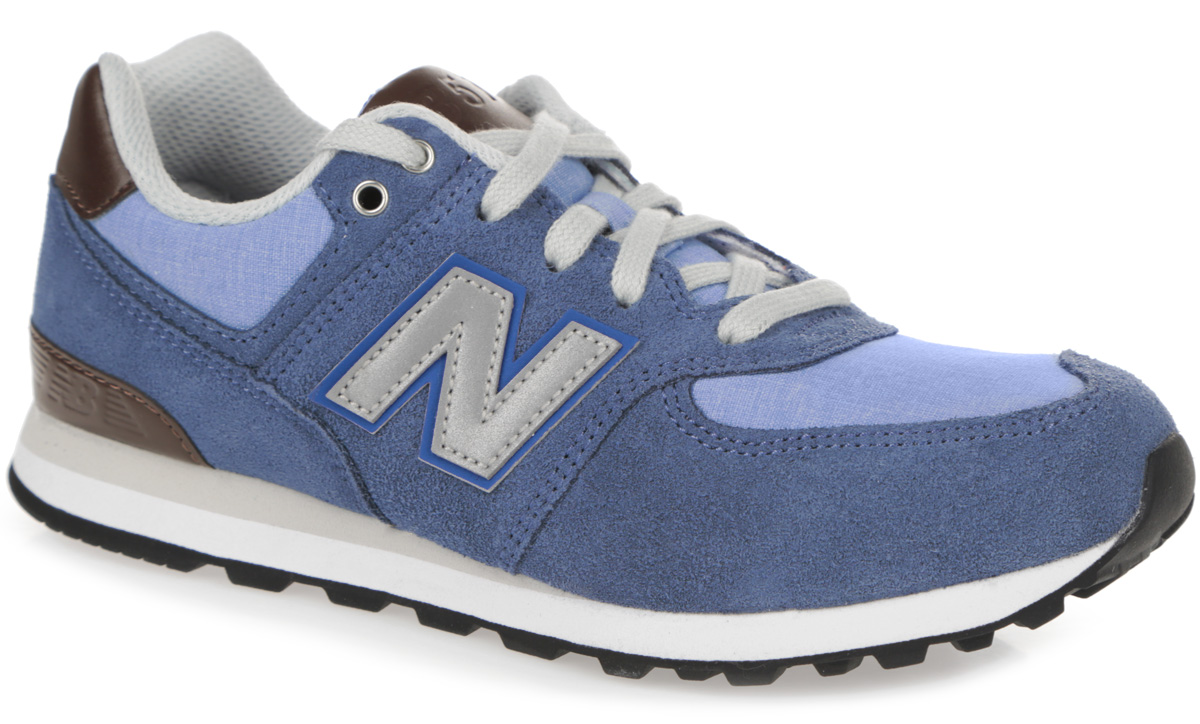КроссовкиKL574U1P КроссовкиKL574U1PСтильные кроссовки от New Balance придутся по душе вашему мальчику. Верх модели выполнен из натуральной кожи со вставками из искусственной кожи и текстиля. По бокам обувь оформлена нашивками из искусственной кожи со светоотражающим элементом в виде фирменного логотипа бренда, на язычке и заднике - тиснением в виде символики и названия бренда. Светоотражающие элементы предназначены для лучшей видимости в темное время суток. Классическая шнуровка надежно зафиксирует изделие на ноге. Мягкая верхняя часть и подкладка, изготовленная из текстиля, гарантируют уют и предотвращают натирание. Стелька из материала EVA с текстильной поверхностью, дополненная легкой перфорацией для лучшей воздухопроницаемости, обеспечивает комфорт. Подошва из резины оснащена рифлением для лучшей сцепки с поверхностями. Удобные кроссовки займут достойное место среди коллекции обуви вашего ребенка.