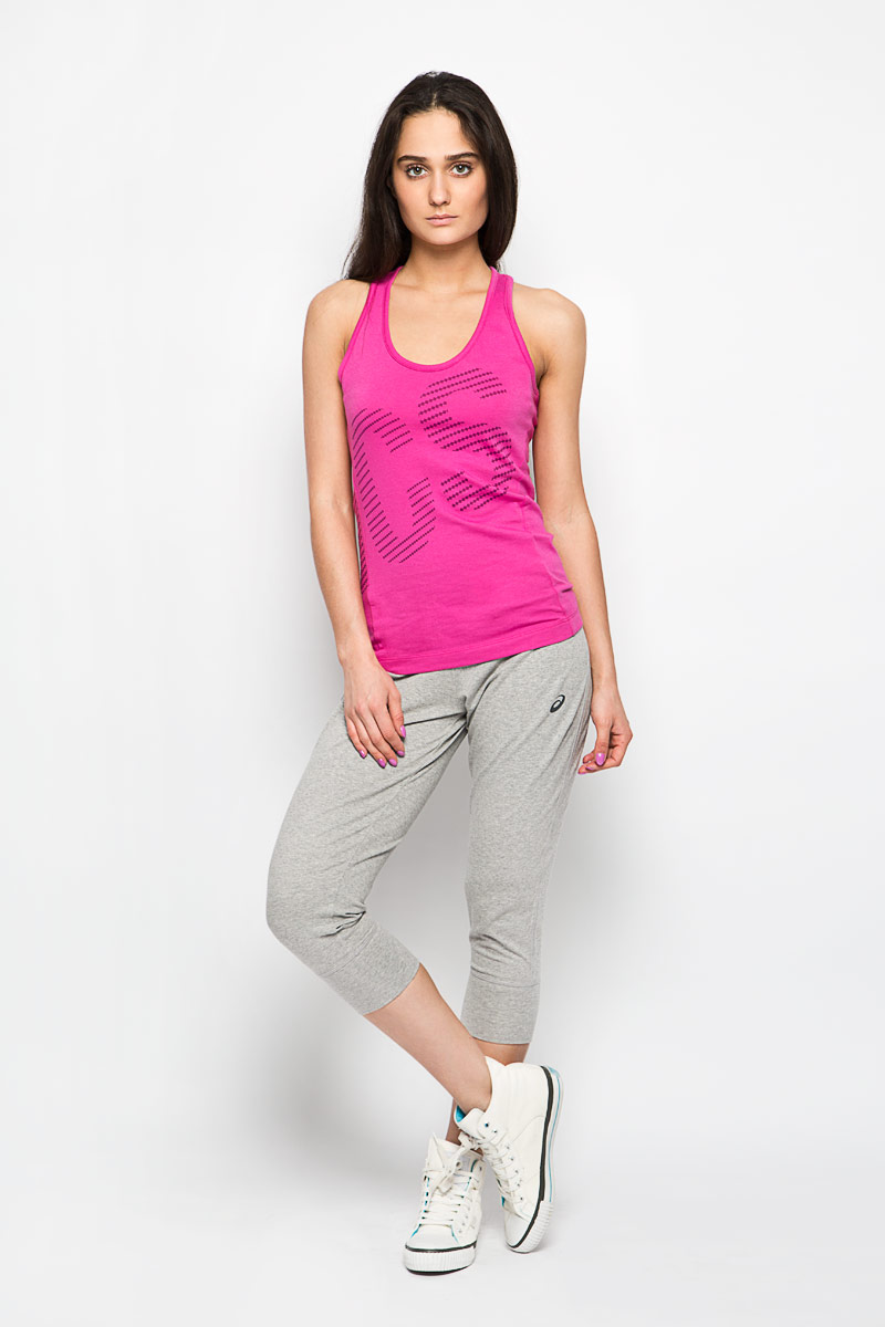 Капри131854-6020 Капри131854-6020Брюки-капри Asics Training Knit из мягкого и эластичного хлопка подарят комфорт на целый день, в повседневных делах, в компании друзей и на легкой тренировке. В них вам будет настолько удобно, насколько это возможно. Пояс и низ брючин оснащены эластичной широкой резинкой. Для ключей и карточек предусмотрен внутренний кармашек. Эти потрясающие капри от Asics идеально подойдут для бега и других спортивных упражнений.