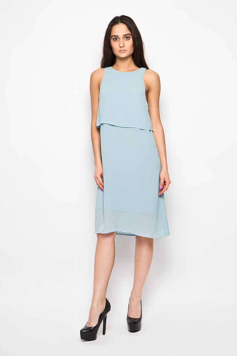 ПлатьеAC0273 LIGHT BLUE ПлатьеAC0273 LIGHT BLUEЭлегантное и невероятно легкое платье Glamorous, выполненное из полупрозрачного материала, преподносит все достоинства женской фигуры в наиболее выгодном свете. Модель прямого силуэта, без рукавов и с круглым вырезом горловины на спинке застегивается петлей на пуговицу. В верхней части платье дополнено оригинальным отлетным лифом. Спинка по линии горловины дополнена небольшим разрезом. Благодаря свойствам используемого материала изделие практически не сминается. В таком наряде вы безусловно привлечете восхищенные взгляды окружающих. Это яркое платье станет отличным дополнением к вашему гардеробу!
