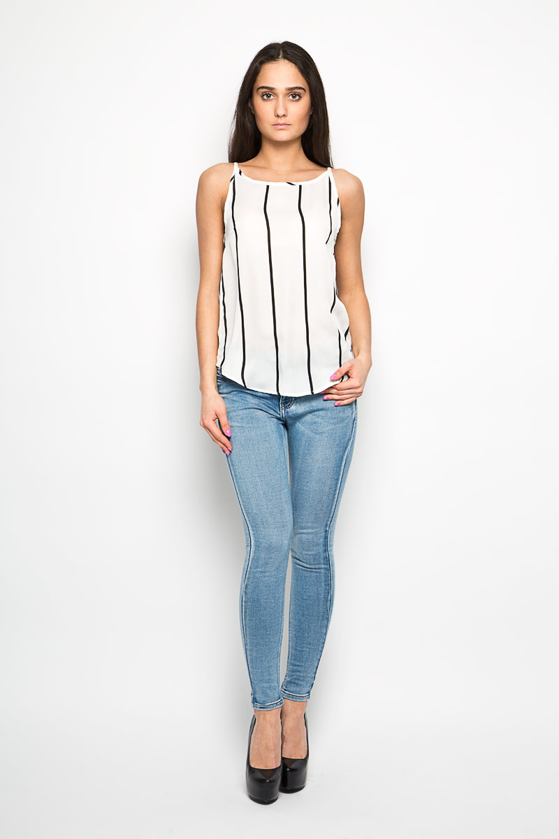 ТопKA3748A_WHITE BLACK STRIPE ТопKA3748A_WHITE BLACK STRIPEЖенский топ Glamorous, выполненный из полиэстера, станет прекрасным дополнением к вашему гардеробу. Модель на тонких бретельках с круглым вырезом горловины. Спинка немного удлинена. По всей поверхности топ дополнен принтом в полоску. Современный дизайн и расцветка делают этот топ стильным и ярким предметом женской одежды. Он отлично дополнит ваш образ и позволит выделится из толпы.