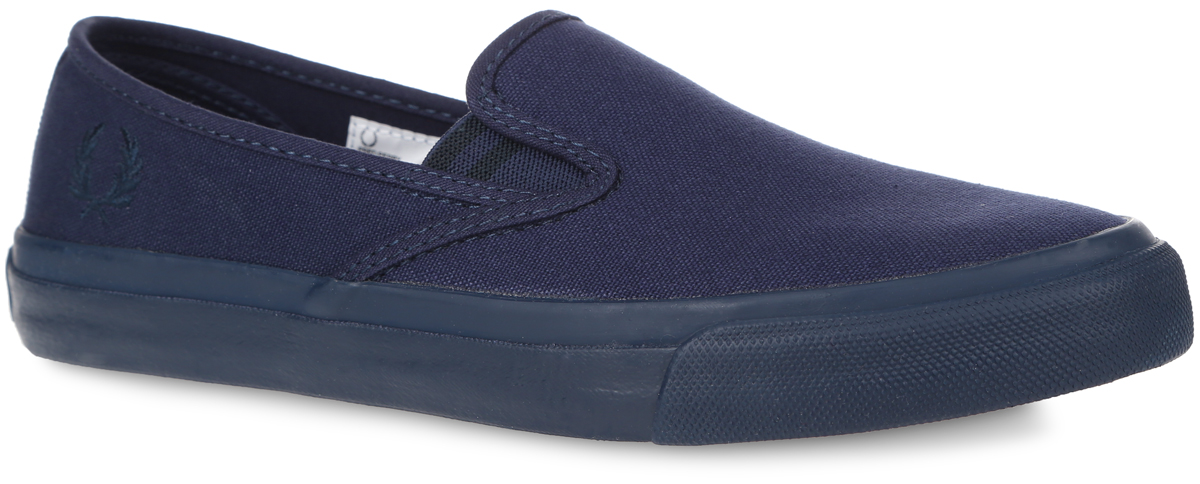 СлипоныB6221U-584 СлипоныB6221U-584Модные слипоны Turner Slip On Canvas от Fred Perry заинтересуют вас своим дизайном с первого взгляда! Модель, изготовленная из текстиля, сбоку оформлена вышивкой в виде логотипа бренда. Эластичные вставки по бокам обеспечивают идеальную посадку модели на ноге. Стелька из материала EVA с текстильной поверхностью обеспечивает максимальный комфорт при движении. Рифление на подошве гарантирует идеальное сцепление с поверхностью. Стильные слипоны займут достойное место в вашем гардеробе.
