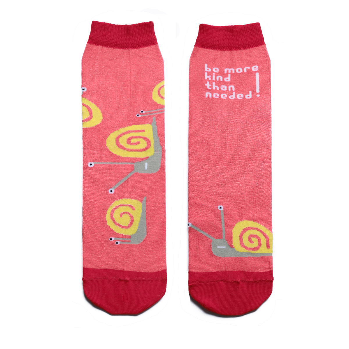 Носкиca1621 Носкиca1621Яркие женские носки Big Bang Socks изготовлены из высококачественного хлопка с добавлением полиамидных и эластановых волокон, которые обеспечивают великолепную посадку. Носки отличаются ярким стильным дизайном, они оформлены изображением забавных улиток и надписью: Be more kind than needed!. Удобная резинка идеально облегает ногу и не пережимает сосуды, усиленные пятка и мысок повышают износоустойчивость носка, а удлиненный паголенок придает более эстетичный вид. Дизайнерские носки Big Bang Socks - яркая деталь в вашем образе и оригинальный подарок для друзей и близких.