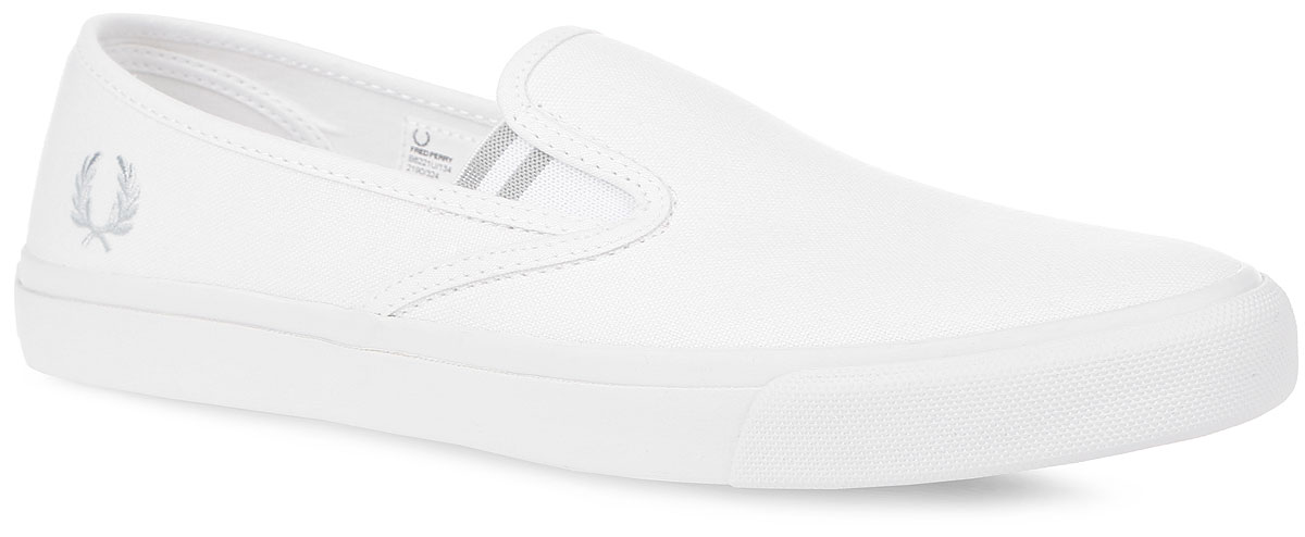 СлипоныB6221U-134 СлипоныB6221U-134Трендовые мужские слипоны Fred Perry Turner Slip On Canvas покорят вас с первого взгляда! Модель выполнена из плотного текстиля. Подъем оформлен двумя эластичными вставками, одна из боковых сторон - вышивкой в виде логотипа бренда, задняя часть обуви - символикой бренда. Текстильная подкладка и стелька из ЭВА материала с текстильным верхним покрытием обеспечат комфорт и предотвратят натирание. Прочная резиновая подошва с рельефным рисунком обеспечивает сцепление с любой поверхностью. Такие слипоны займут достойное место среди коллекции вашей обуви.