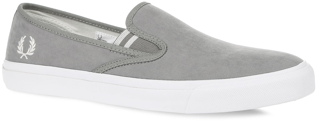 СлипоныB8253-608 СлипоныB8253-608Стильные мужские слипоны Fred Perry Turner Slip On Brushed Cotton покорят вас с первого взгляда! Модель выполнена из плотного текстиля. Подъем оформлен двумя эластичными вставками, одна из боковых сторон - вышивкой в виде логотипа бренда, задняя часть обуви - символикой бренда. Текстильная подкладка и стелька из ЭВА материала с текстильным верхним покрытием обеспечат комфорт и предотвратят натирание. Прочная резиновая подошва с рельефным рисунком обеспечивает сцепление с любой поверхностью. Такие слипоны займут достойное место среди коллекции вашей обуви.