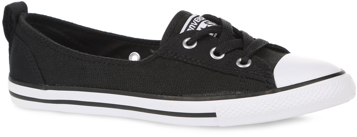 Кеды женские Chuck Taylor All Star Ballet Lace Slip. 551655551655 Кеды женские Chuck Taylor All Star Ballet Lace Slip. 551655551655Модные женские кеды Chuck Taylor All Star Ballet Lace от Converse займут достойное место среди вашей коллекции спортивной обуви. Модель выполнена из текстиля и оформлена на язычке фирменной текстильной нашивкой, на подошве - прорезиненной накладкой и контрастными полосками, на одной из боковых сторон - металлическими люверсами. Ярлычок на заднике предназначен для удобства обувания. Мыс изделия дополнен классической для кед прорезиненной вставкой. Классическая шнуровка обеспечивает надежную фиксацию обуви на ноге. Стелька из материала EVA с текстильной поверхностью комфортна при движении. Гибкая резиновая подошва с рифлением гарантирует идеальное сцепление с любыми поверхностями. Легкие и удобные кеды отлично дополнят ваш образ.