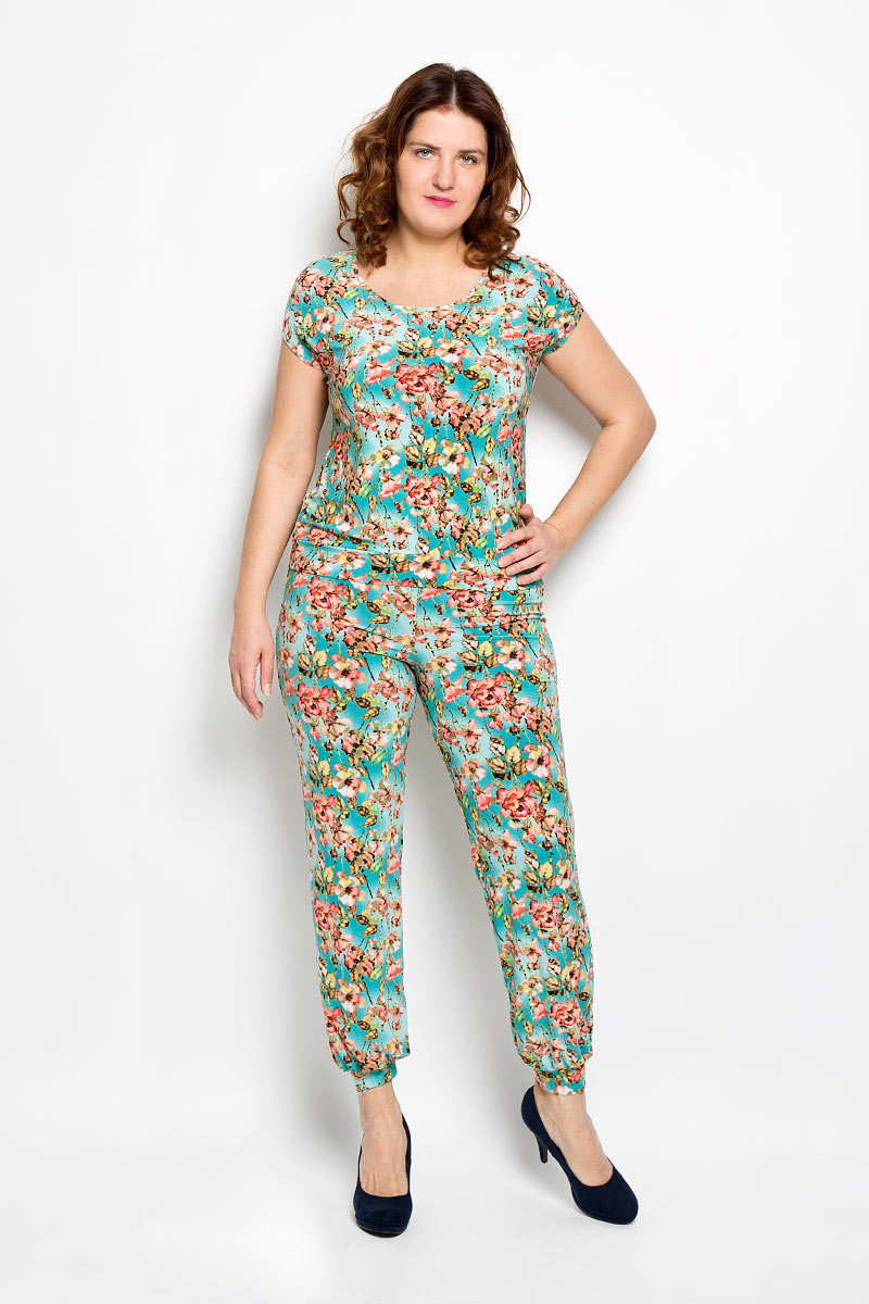 Комплект одежды744м Комплект одежды744мКомплект женской одежды Milana Style, состоящий из блузы и брюк, станет отличным дополнением к вашему гардеробу. Выполненный из качественного материала, комплект мягкий и приятный на ощупь, не сковывает движения и позволяет коже дышать, обеспечивая наибольший комфорт. Блуза свободного кроя с короткими рукавами и с круглым вырезом горловины оформлена цветочным принтом. Брюки прямого кроя имеют широкую резинку на талии. Стильный комплект одежды подарит вам удобство и комфорт, подчеркнет вашу индивидуальность.