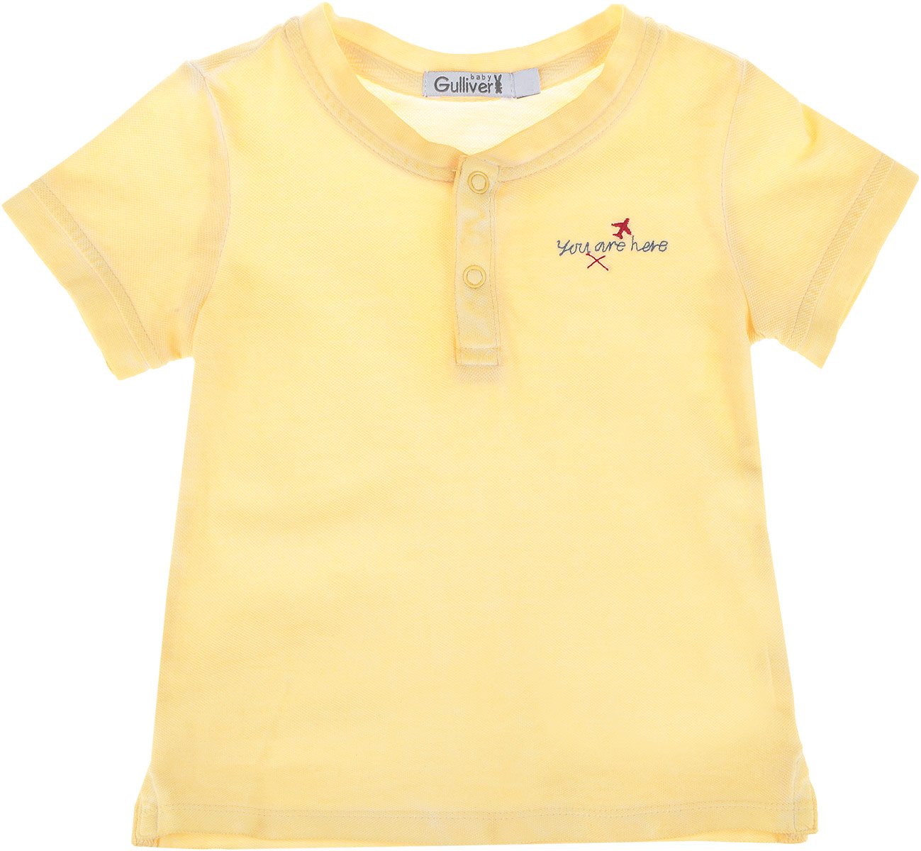 Футболка116GBBC1203 Футболка116GBBC1203Футболка для мальчика Gulliver Baby Большое путешествие станет отличным дополнением к гардеробу юного модника. Модель выполнена из натурального хлопка с эффектом варенки, очень мягкая и приятная на ощупь, не сковывает движения и позволяет коже дышать, обеспечивая комфорт. Футболка с V-образным вырезом горловины и короткими рукавами оформлена на груди вышитыми самолетиком, крестиком и надписью. Низ рукавов и горловина дополнены эластичной резинкой. На груди изделие застегивается на металлические кнопки, что облегчит одевание-раздевание малыша. По бокам модели снизу имеются небольшие разрезы. Дизайн и расцветка делают эту футболку стильным и эффектным предметом детской одежды, в ней ребенок всегда будет в центре внимания!