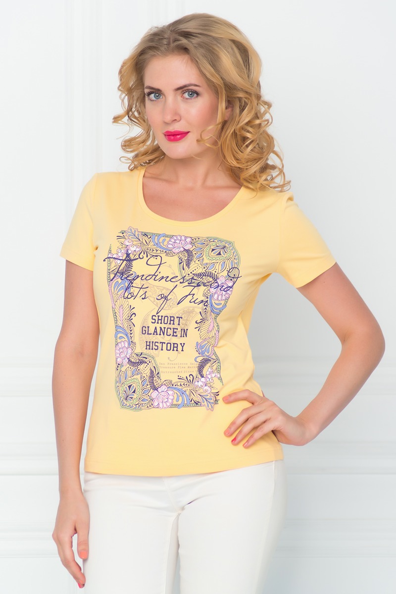 ФутболкаSS16-BGUZ-547 ФутболкаSS16-BGUZ-547Стильная женская футболка BeGood изготовлена из эластичного хлопка. Приталенная модель с круглым вырезом горловины и короткими рукавами на груди оформлена оригинальным принтом и декорирована стразами.
