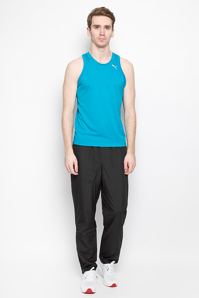 Майка51382203 Майка51382203Стильная мужская майка Puma PE_Running_Singlet, выполненная из полиэстера, поддерживает тело сухим и гарантирует комфорт во время активных тренировок и занятий спортом. Благодаря изнанке из впитывающего влагу мягкого материала эта модель идеально подходит всем любителям бега. Модель без рукавов и круглым вырезом горловины, подарит вам комфорт в течение всего дня и станет замечательным дополнением к вашему спортивному гардеробу. Майка декорирована логотипом бренда из светоотражающего материала для обеспечения вашей безопасности в темное время суток.