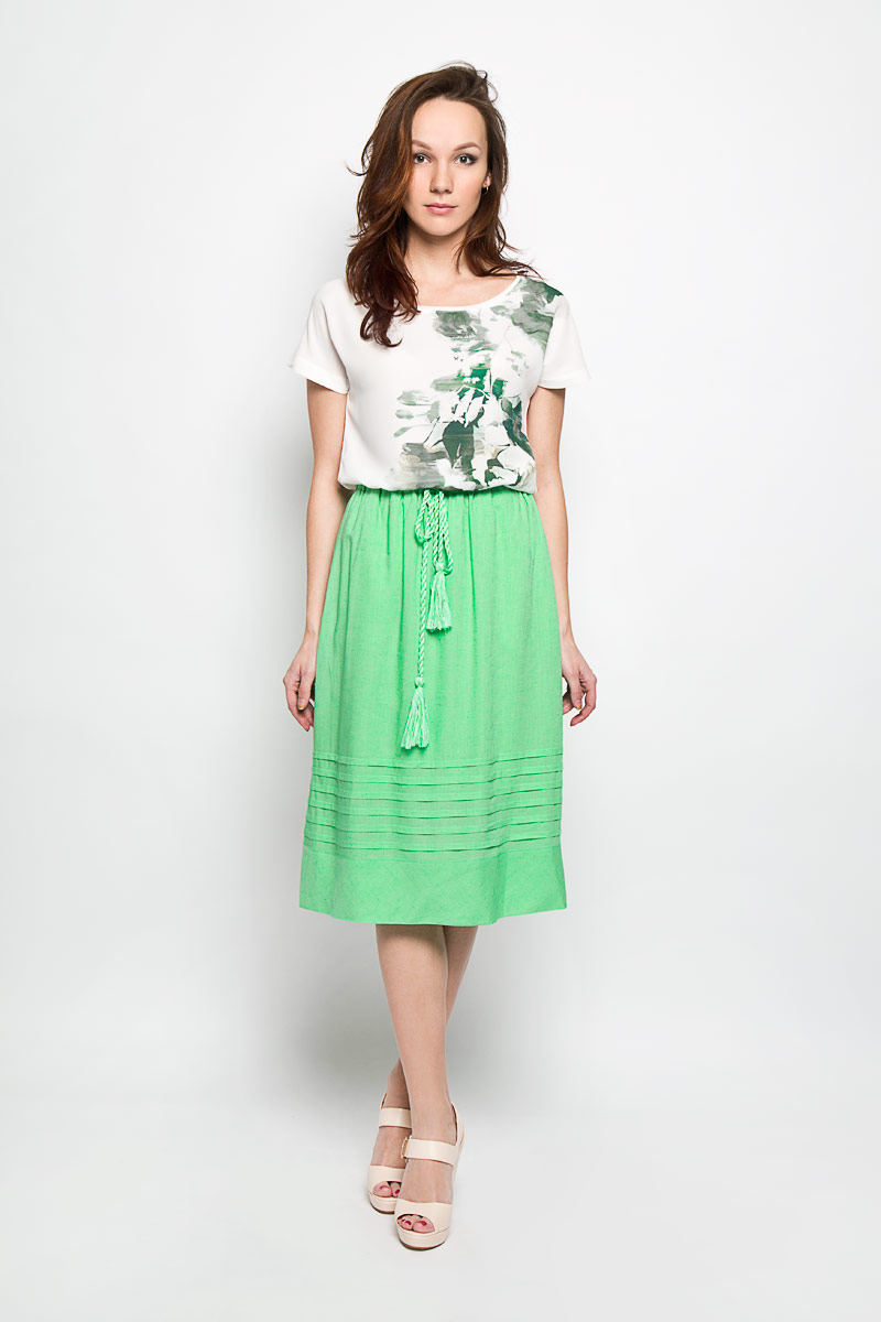ЮбкаB476032_SUMMER MINT ЮбкаB476032_SUMMER MINTЭффектная юбка Baon, выполненная из вискозы и льна, обеспечит вам комфорт и удобство при носке. Юбка-миди имеет широкую эластичную резинку на поясе и дополнена завязками с кисточками. По бокам модели расположены втачные карманы. Модная юбка-миди выгодно освежит и разнообразит ваш гардероб. Создайте женственный образ и подчеркните свою яркую индивидуальность! Классический фасон и оригинальное оформление этой юбки сделают ваш образ непревзойденным.