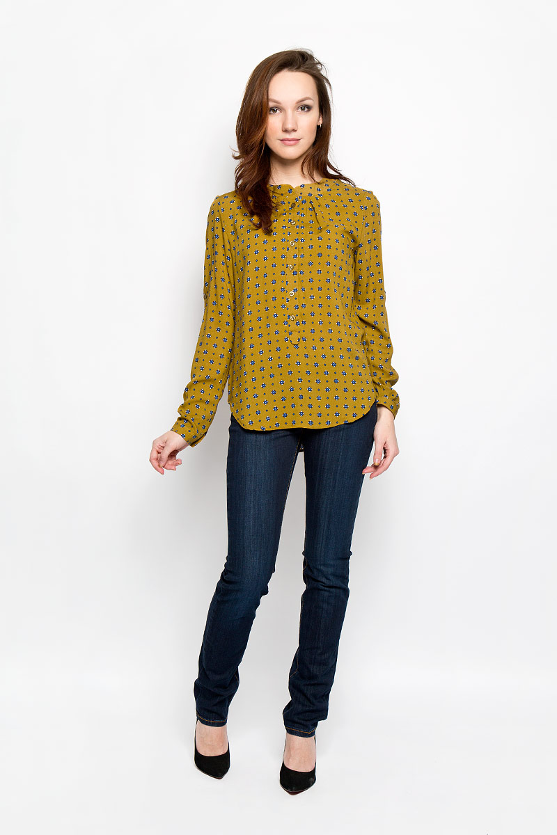 Блузка160112_17329, Rayon, mustard Блузка160112_17329, Rayon, mustardСтильная женская блуза F5, выполненная из 100% вискозы, подчеркнет ваш уникальный стиль и поможет создать оригинальный женственный образ. Блузка с круглым вырезом горловины и длинными рукавами спереди и сзади оформлена складками. Манжеты рукавов застегиваются на пуговицы. Модель оформлена оригинальным принтом и идеально подойдет для жарких летних дней. Такая блузка будет дарить вам комфорт в течение всего дня и послужит замечательным дополнением к вашему гардеробу.