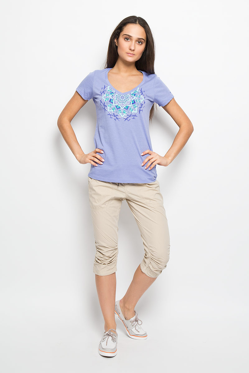 Футболка женская Kaleidoscope Medallion SS Tee. 16558511655851_039 Футболка женская Kaleidoscope Medallion SS Tee. 16558511655851_039Стильная женская футболка Columbia Kaleidoscope Medallion SS Tee поможет создать отличный современный образ. Модель изготовлена из высококачественных материалов с оригинальной текстурой. Она очень мягкая, тактильно приятная, не сковывает движения и хорошо пропускает воздух. Футболка с V-образным вырезом горловины и короткими рукавами оформлена спереди оригинальным принтом. Такая футболка станет стильным дополнением к вашему гардеробу, она подарит вам комфорт в течение всего дня!