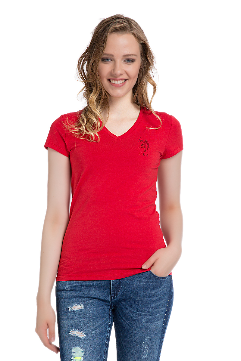 ФутболкаG082SZ0110TV01IY06-011_BY0001 ФутболкаG082SZ0110TV01IY06-011_BY0001Женская футболка U.S. Polo Assn. изготовлена из эластичного хлопка. Футболка с V-образным вырезом горловины и короткими рукавами украшена на груди стразами.