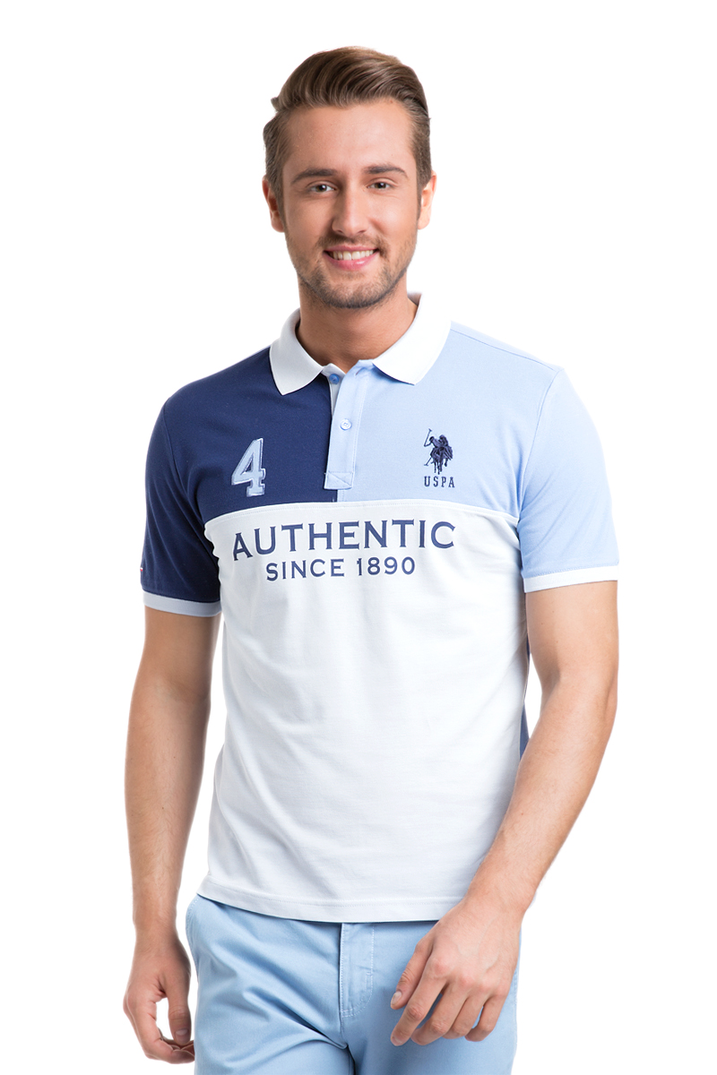 ПолоG081GL0110DATU_BY0001 ПолоG081GL0110DATU_BY0001Мужское поло U.S. Polo Assn. изготовлено из натурального хлопка. Модель с отложным воротником и короткими рукавами застегивается сверху на две пуговицы. Воротник и края рукавов выполнены из трикотажной резинки. Поло украшено надписями и вышитым логотипом бренда.