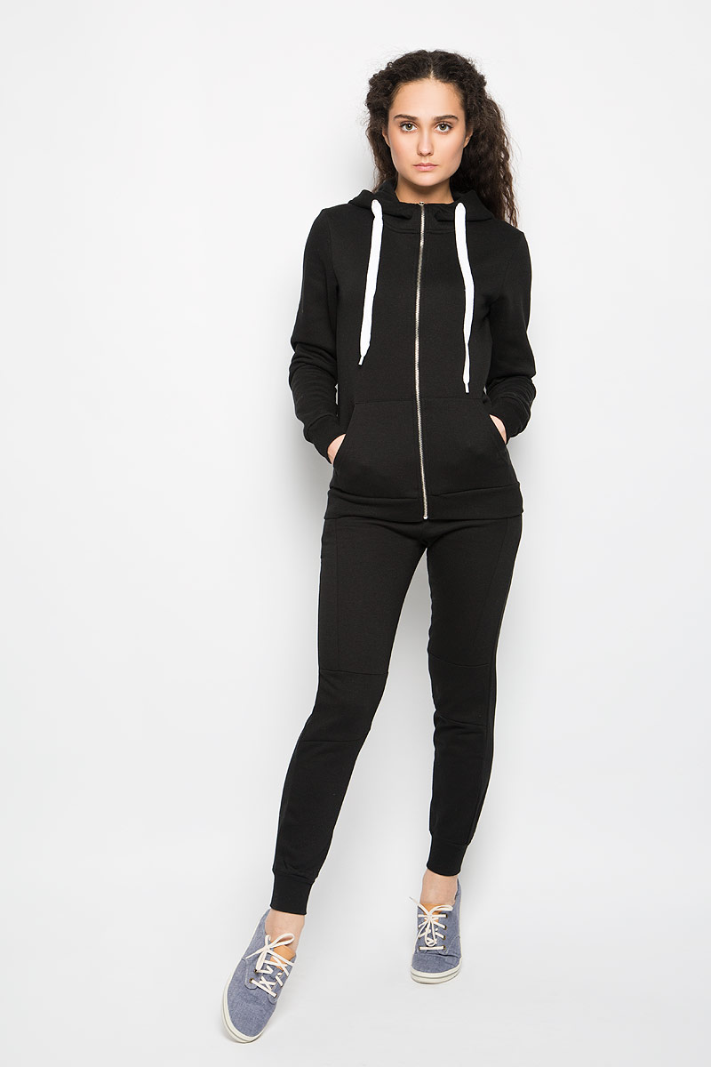 Брюки спортивныеL-DR-2000_BLACK Брюки спортивныеL-DR-2000_BLACKЖенские спортивные брюки Moodo подарят вам особенный комфорт во время занятия спортом. Модель изготовлена из полиэстера и хлопка. С изнаночной стороны - мягкий ворсистый материал, приятный на ощупь. Стильные брюки не сковывают движений. Широкий эластичный пояс, дополненный шнурком, отвечает за идеальную посадку. Брючины дополнены эластичными манжетами. Спереди находятся два втачных кармана с косыми срезами. Такая модель будет дарить вам комфорт в течение всего дня и послужит замечательным дополнением к вашему гардеробу.