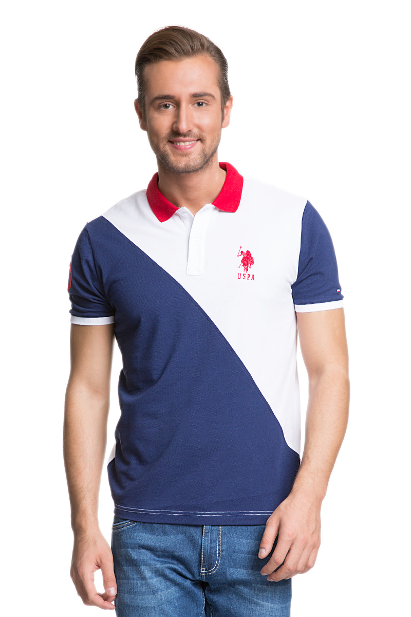 ПолоG081GL0110IGME_KR0182 ПолоG081GL0110IGME_KR0182Мужское поло U.S. Polo Assn. изготовлено из натурального хлопка. Модель с отложным воротником и короткими рукавами застегивается сверху на две пуговицы. Воротник и края рукавов выполнены из трикотажной резинки. Поло украшено вышитым логотипом бренда и нашивкой.