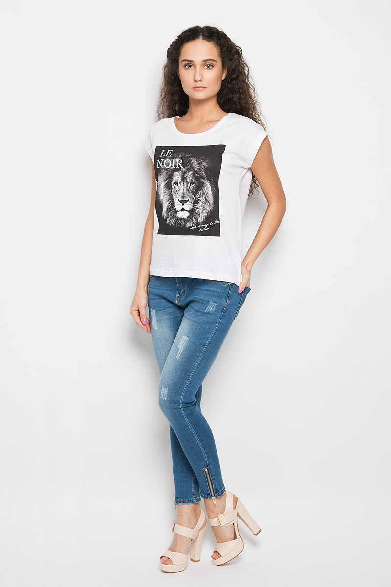 ФутболкаL-TS-2014_GREY_MEL ФутболкаL-TS-2014_GREY_MELМодная женская футболка Moodo, выполненная из натурального хлопка, поможет создать отличный современный образ в стиле Casual. Футболка свободного кроя с круглым вырезом горловины и короткими рукавами-кимоно спереди оформлена термоаппликацией с изображением головы льва. Рукава дополнена пристроченными отворотами. Такая футболка станет стильным дополнением к вашему гардеробу и подарит вам комфорт в течение всего дня.