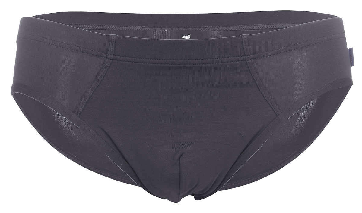 Трусы мужские Modal. 026 FS026 FS Трусы мужские Modal. 026 FS026 FSУдобные мужские трусы-слипы Uomo Fiero Modal изготовлены из эластичного шелковистого материала. Изделие мягкое и тактильно приятное. Облегающий крой и эластичная резинка на талии обеспечат наибольший комфорт. Модель дополнена фирменным логотипом, вшитым в боковой шов. Трусы-слипы с классической посадкой отлично подойдут для повседневной носки.