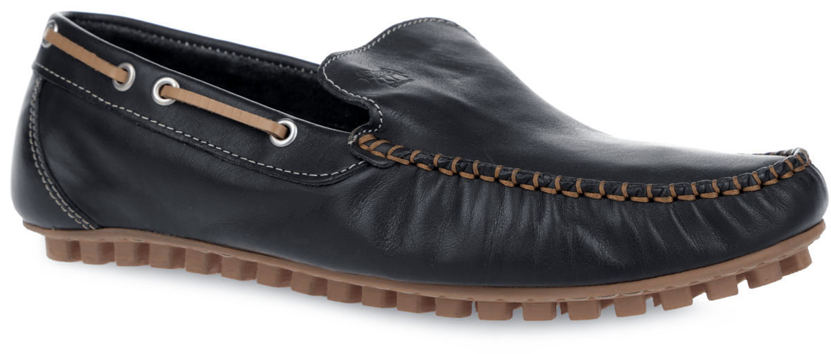 Мокасины мужские. PPH2_950PPH2_950_BLACK Мокасины мужские. PPH2_950PPH2_950_BLACKСтильные мужские мокасины от El Tempo покорят вас своим удобством. Модель изготовлена из натуральной кожи и украшена внешними швом на мысе, фирменным тиснением на подъеме. Кант оформлен тонким кожаным шнурком контрастного цвета и металлическими люверсами. Кожаная подкладка предотвратит натирание и обеспечит уют. Стелька из ЭВА материала с верхним покрытием из натуральной кожи позволяет ногам дышать. Шипованная подошва, выполненная из резины, облегчает сцепление с поверхностью. Модные мокасины отлично подойдут для прогулок или дальних поездок.