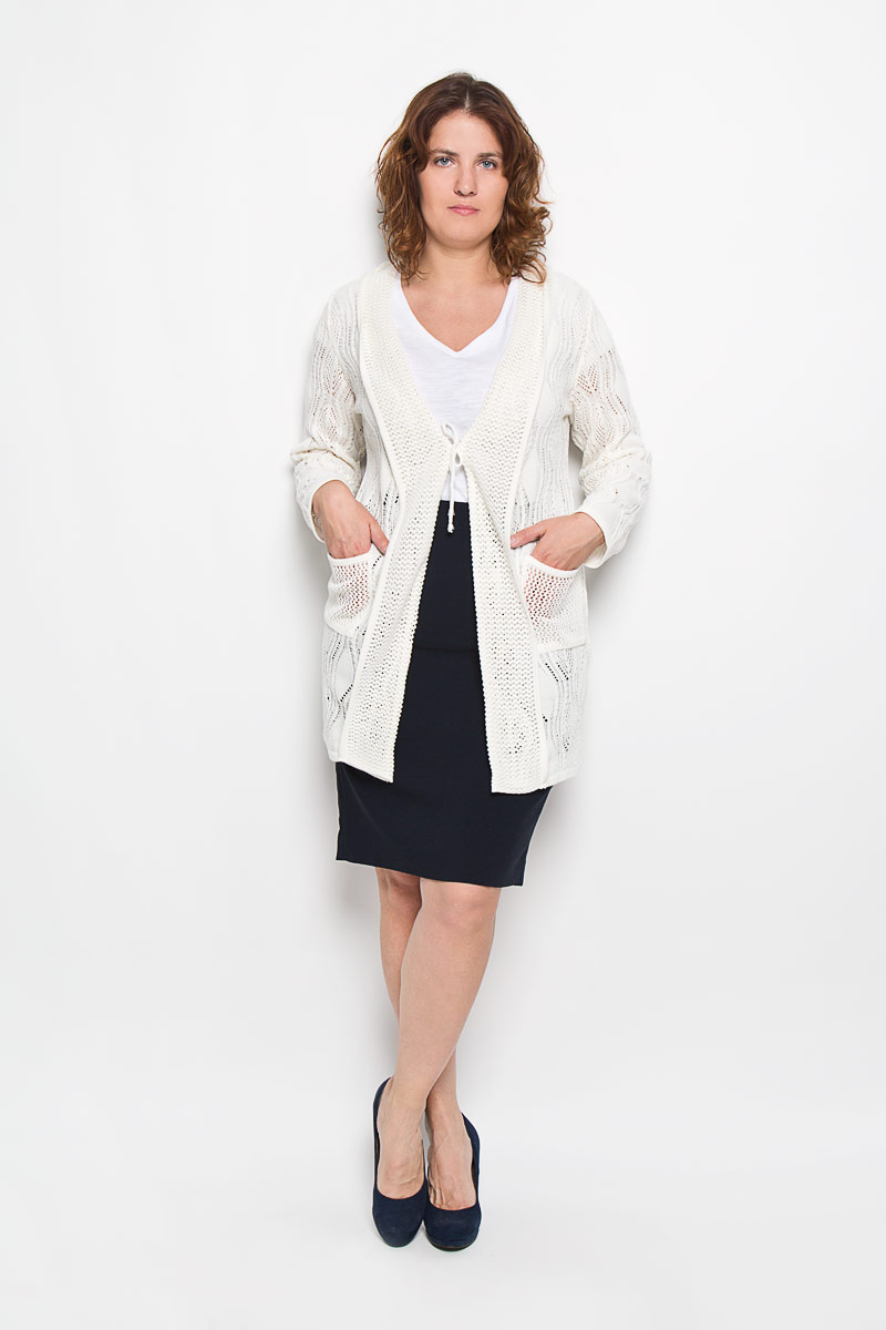 Кардиган644 Кардиган644Модный женский кардиган Milana Style - отличный вариант для прохладной погоды. Благодаря составу, в который входит ПАН и хлопок, изделие теплое, приятное на ощупь, не сковывает движения, обеспечивая комфорт. Кардиган с воротником-шалькой и длинными рукавами оформлен оригинальной вязкой. Спереди имеются два накладных кармана. Изделие на линии талии дополнено завязками. Этот теплый и эффектный кардиган подарит вам комфорт и послужит замечательным дополнением к вашему гардеробу.