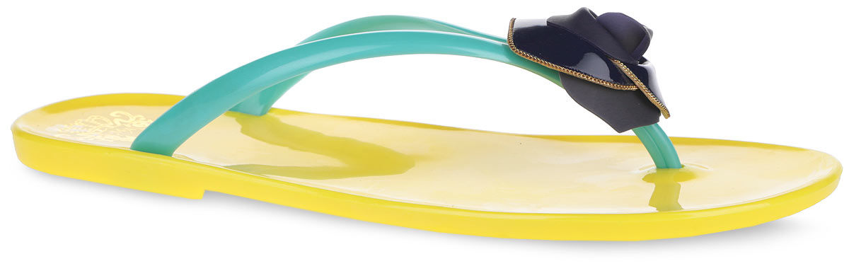Сланцы женские. 2734827348_YELLOW-BLUE Сланцы женские. 2734827348_YELLOW-BLUEЧудесные женские сланцы от Mon Ami придутся вам по душе. Модель полностью выполнена из ПВХ и оформлена на ремешке роскошной аппликацией в виде розочки, дополненной металлической цепочкой. Ремешки с перемычкой гарантируют надежную фиксацию изделия на ноге. Рельефное основание подошвы обеспечивает уверенное сцепление с любой поверхностью. Удобные сланцы прекрасно подойдут для похода в бассейн или на пляж.