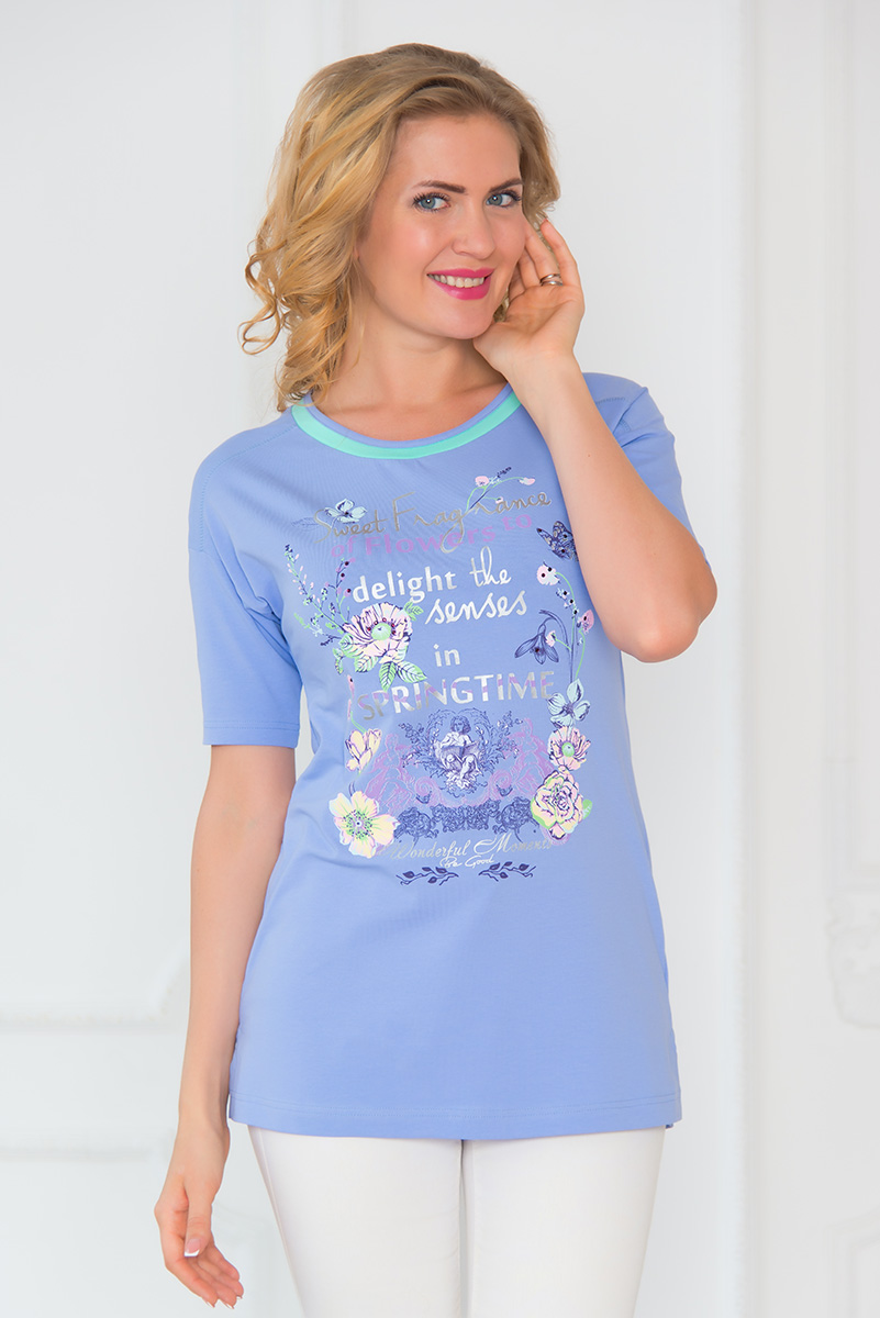 ФутболкаSS16-BGUZ-541 ФутболкаSS16-BGUZ-541Стильная женская футболка BeGood изготовлена из эластичного хлопка. Приталенная модель с короткими рукавами и круглым вырезом горловины оформлена оригинальным красочным принтом. Снизу по бокам изделие дополнено небольшими разрезами.
