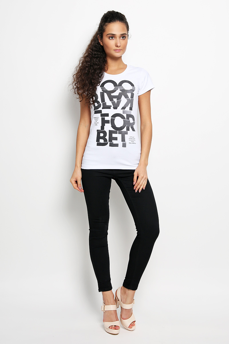 ФутболкаR031505 ФутболкаR031505Женская футболка Rocawear, выполненная из эластичного хлопка, поможет создать отличный современный образ. Материал очень мягкий и приятный на ощупь, не сковывает движения и хорошо вентилируется. Футболка с круглым вырезом горловины и короткими рукавами имеет слегка приталенный силуэт. Вырез горловины дополнен трикотажной резинкой. Оформлена модель принтовыми надписями контрастного цвета. Стильный дизайн и высокое качество исполнения принесут удовольствие от покупки и подарят отличное настроение!