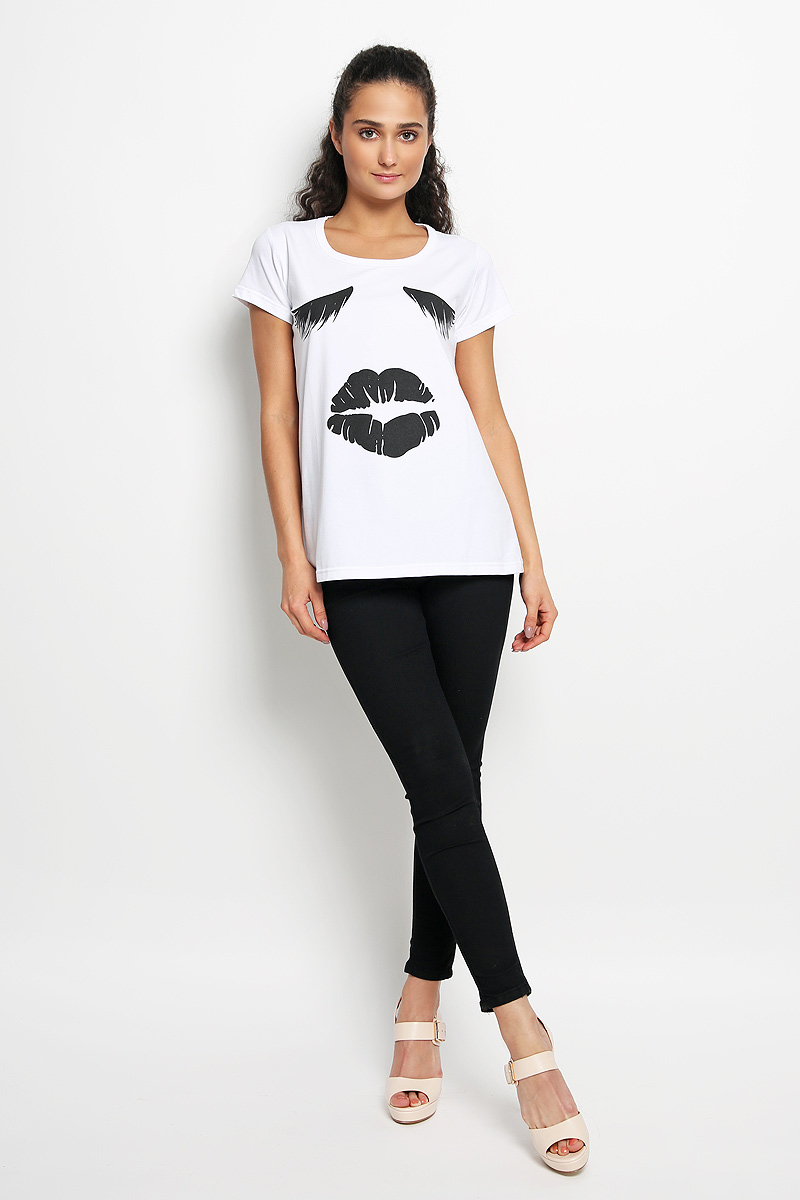 ФутболкаR011635 ФутболкаR011635Женская футболка Rocawear, выполненная из эластичного хлопка, поможет создать отличный современный образ. Материал очень мягкий и приятный на ощупь, не сковывает движения и хорошо вентилируется. Футболка с круглым вырезом горловины и короткими рукавами имеет свободный крой. Вырез горловины дополнен мягкой бейкой. Оформлена модель оригинальным принтом. Стильный дизайн и высокое качество исполнения принесут удовольствие от покупки и подарят отличное настроение!