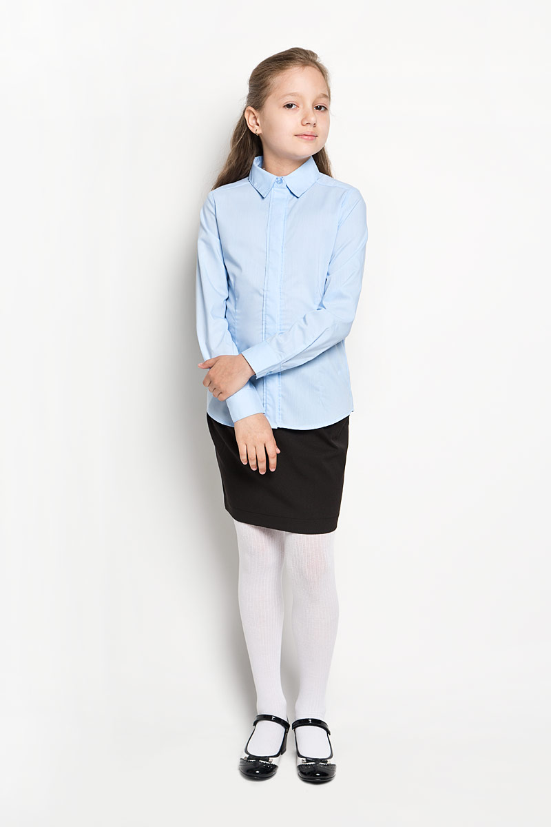 Блузка64209_OLG Блузка64209_OLGЭлегантная блузка для девочки Orby School идеально подойдет для школы. Изготовленная из полиэстера с добавлением хлопка, она необычайно мягкая, легкая и приятная на ощупь, не сковывает движения и позволяет коже дышать, не раздражает даже самую нежную и чувствительную кожу ребенка, обеспечивая наибольший комфорт. Блузка приталенного силуэта с отложным воротником и длинными рукавами застегивается на пуговицы скрытые под планкой. Рукава дополнены неширокими манжетами на пуговицах. Такая блузка - незаменимая вещь для школьной формы, отлично сочетается с юбками, брюками и сарафанами. Эта модель всегда выглядит великолепно!